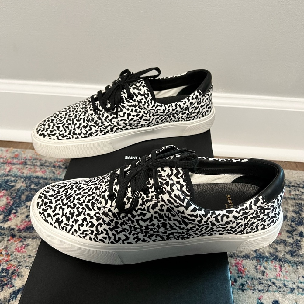 Yves Saint Laurent mens size 9 sneakers